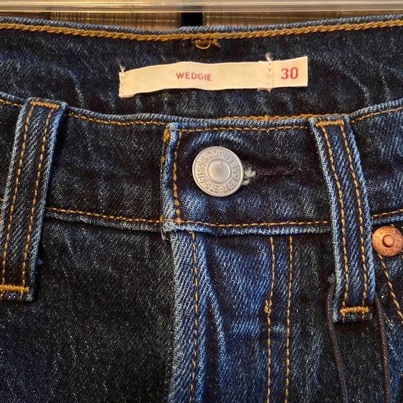 Levi’s Wedgie Jeans - Picture 4 of 6